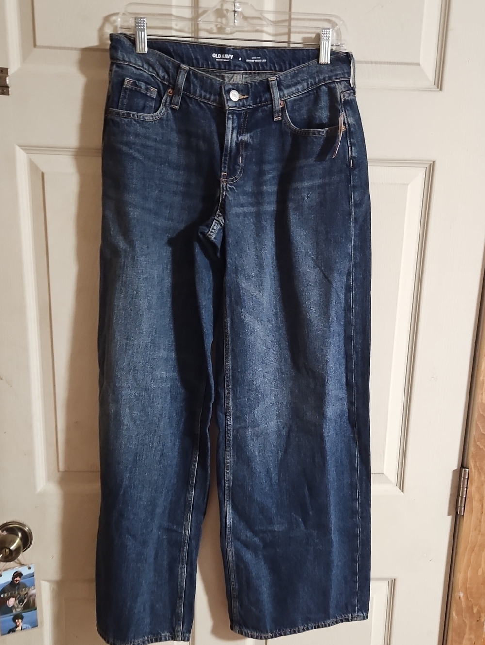 OLD NAVY LOW RISE BAGGY WIDE LEG JEANS: NEW/DEFECT (SEE DESCRIPTION): SIZE 2